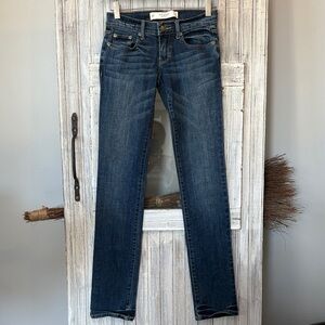 Abercrombie & Fitch Skinny Low Rise ERIN Jeans Size 00/24 EUC